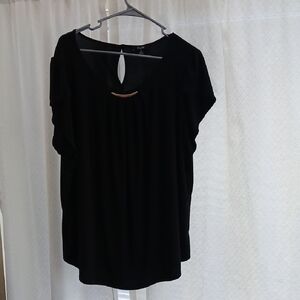 AUW Black Short-Sleeve Top with Gold Bar Accent